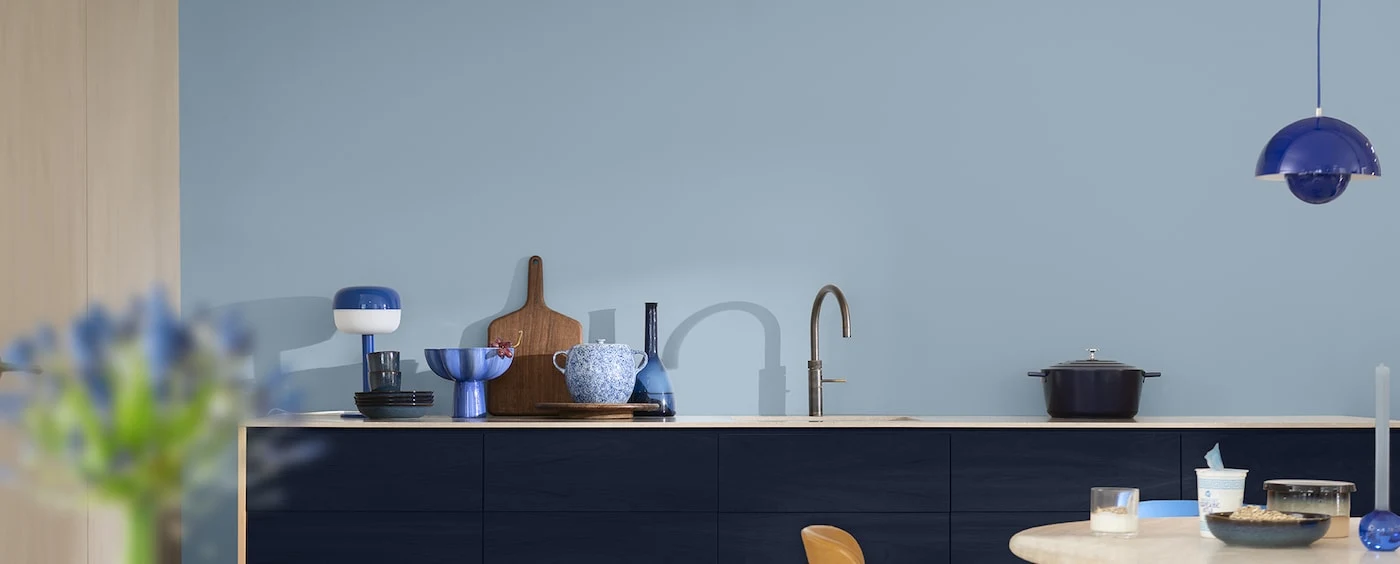 Không gian bếp phối hai sắc xanh, ảnh cảm hứng từ Dulux Việt Nam