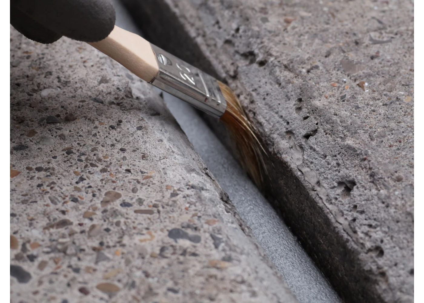 Chuẩn bị bề mặt khe &middot; ảnh minh họa Sika